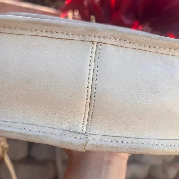 Vintage Coach NYC Collegiate Bag - Picture 10 of 16